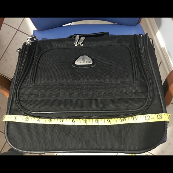 London Fog men’s locked hanging travel bag - Picture 15 of 16